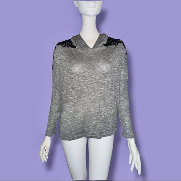 Wallflower(Kohl’s) Hoodie Gray Soft Knit Pullover Black Lace Appliqué Size M - Picture 4 of 16